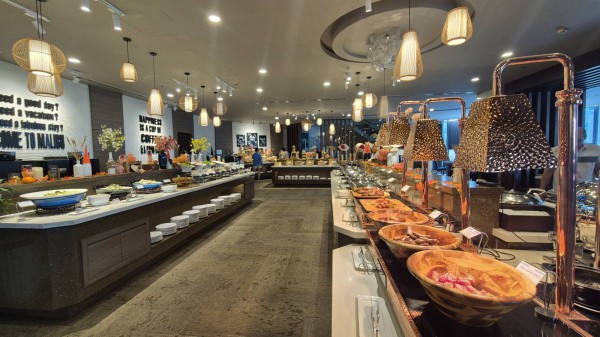 Mua ảnh check-in giá 10.000 đồng/tấm để 'phông bạt' cuộc sống sang chảnh Mua ảnh check-in giá 10.000 đồng/tấm để 'phông bạt' cuộc sống sang chảnh
