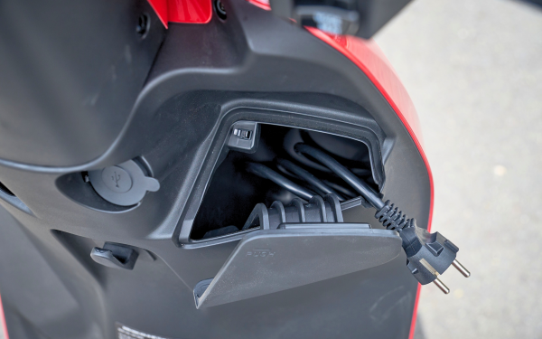 Lái thử Dat Bike ERA: Xe máy điện 'cân đời thực', giá từ 29,9 triệu đồng Lái thử Dat Bike ERA: Xe máy điện 'cân đời thực', giá từ 29,9 triệu đồng