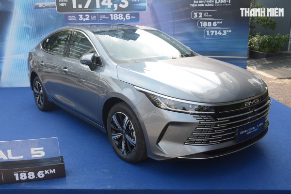 Ô tô hybrid dồn dập gia nhập thị trường Việt Nam
