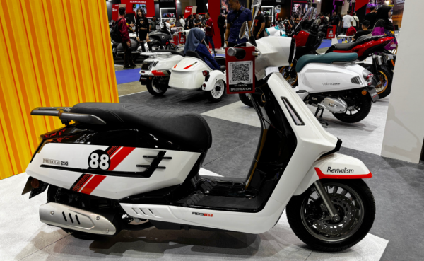 Xe tay ga giá gần 85 triệu đồng sản xuất tại Trung Quốc, nhái kiểu dáng Lambretta