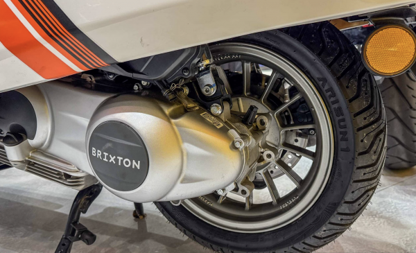 Xe tay ga giá gần 85 triệu đồng sản xuất tại Trung Quốc, nhái kiểu dáng Lambretta