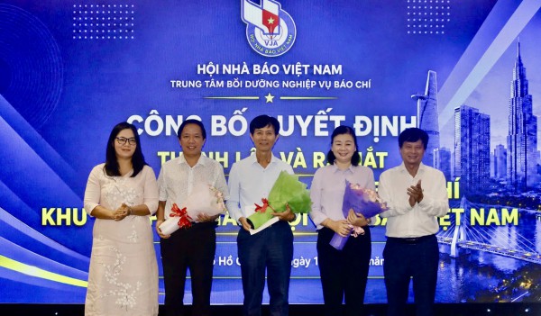 Ra mắt Câu lạc bộ Giảng viên báo chí Hội Nhà báo Việt Nam Ra mắt Câu lạc bộ Giảng viên báo chí Hội Nhà báo Việt Nam