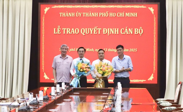 Thành ủy TP.HCM bổ nhiệm 2 thư ký Bí thư Trần Lưu Quang