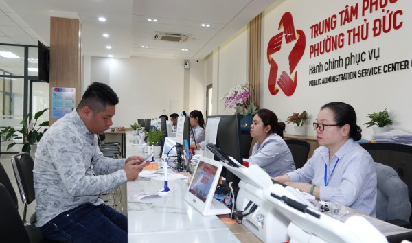 Thành ủy TP.HCM yêu cầu cắt giảm 30 - 50% chi phí in ấn, giấy tờ