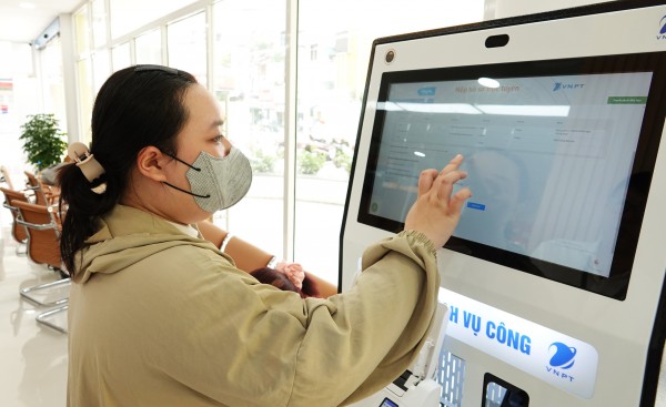 Thành ủy TP.HCM yêu cầu cắt giảm 30 - 50% chi phí in ấn, giấy tờ