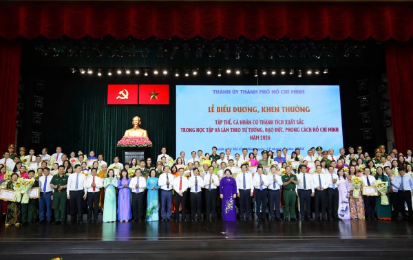 TP.HCM tuyên dương 358 tập thể, cá nhân học và làm theo gương Bác Hồ TP.HCM tuyên dương 358 tập thể, cá nhân học và làm theo gương Bác Hồ