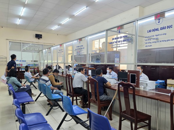 Vận hành chính quyền địa phương 2 cấp tại miền Tây: Thủ tục hành chính ra sao?