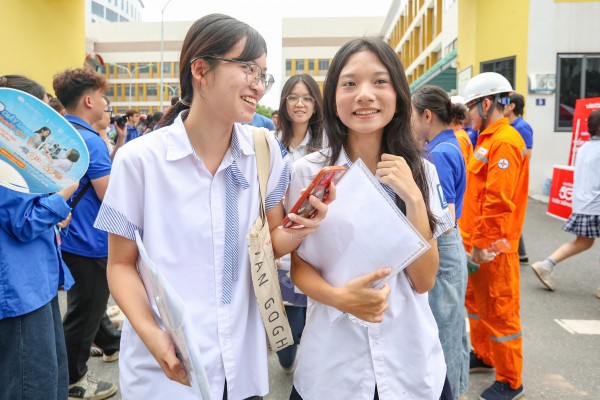12 thí sinh bị đình chỉ thi môn ngữ văn