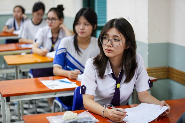 Bộ trưởng GD-ĐT đề nghị bám sát hướng dẫn chấm thi khi sáp nhập tỉnh