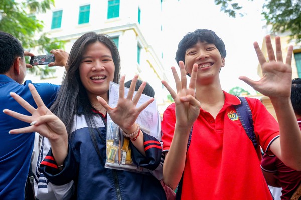 Chấm thi tốt nghiệp THPT: Làm thế nào để công bằng giữa các địa phương?