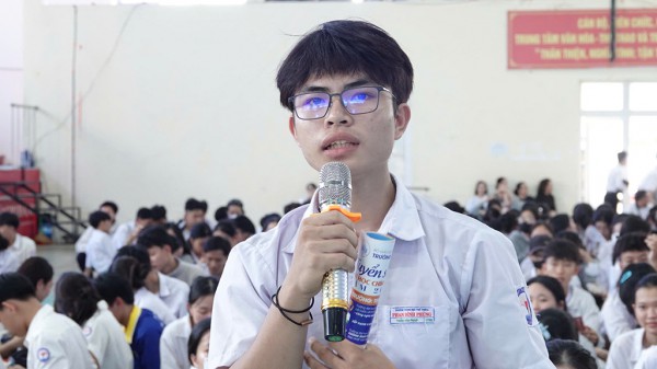 Chọn ngành học xu hướng hay khoa học cơ bản?