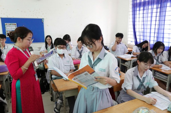 Điều kiện nào để hiệu trưởng được tuyển giáo viên?