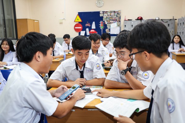 Đối sánh điểm thi tốt nghiệp THPT 5 năm: Môn toán phân hóa vùng miền rõ rệt Đối sánh điểm thi tốt nghiệp THPT 5 năm: Môn toán phân hóa vùng miền rõ rệt