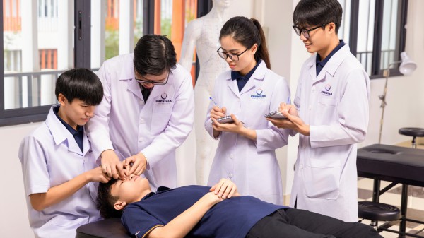 Dự kiến không hạ thấp tiêu chuẩn với tuyển sinh liên thông khối ngành đặc thù Dự kiến không hạ thấp tiêu chuẩn với tuyển sinh liên thông khối ngành đặc thù