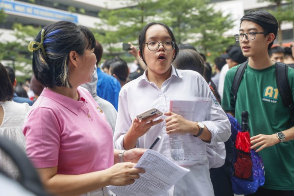 Hà Nội công bố điểm chuẩn vào lớp 10 chuyên Hà Nội công bố điểm chuẩn vào lớp 10 chuyên
