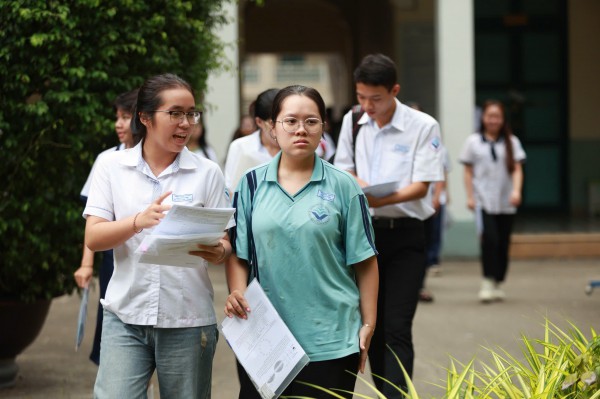 'Hạt cườm' và 'bạn Bình' chặn thí sinh lấy điểm 9, 10 toán thi tốt nghiệp THPT 'Hạt cườm' và 'bạn Bình' chặn thí sinh lấy điểm 9, 10 toán thi tốt nghiệp THPT
