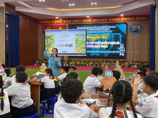Học sinh học cách ứng dụng trí tuệ nhân tạo Học sinh học cách ứng dụng trí tuệ nhân tạo