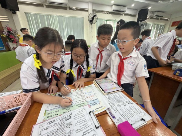 Học sinh học cách ứng dụng trí tuệ nhân tạo Học sinh học cách ứng dụng trí tuệ nhân tạo