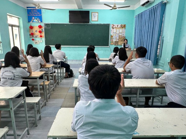 Một trường THPT tại TP.HCM được chọn khảo sát việc dạy giáo dục kinh tế và pháp luật Một trường THPT tại TP.HCM được chọn khảo sát việc dạy giáo dục kinh tế và pháp luật