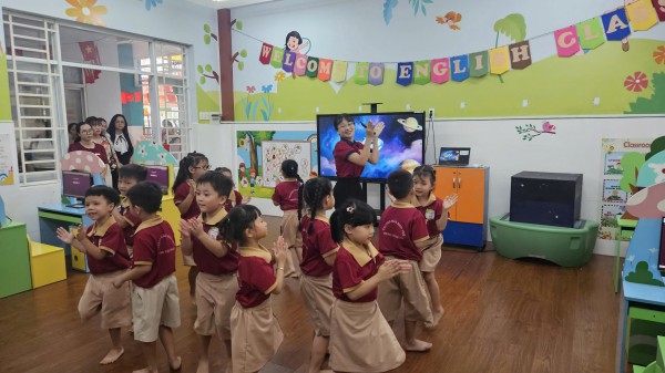 Nghề giáo viên mầm non ngày càng đòi hỏi cao Nghề giáo viên mầm non ngày càng đòi hỏi cao