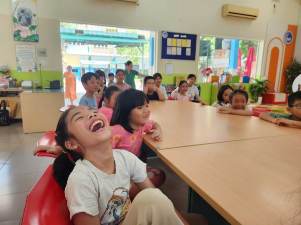 Nghỉ hè ở TP.HCM: Học miễn phí nhảy hiện đại, kỹ năng sống trong trường Nghỉ hè ở TP.HCM: Học miễn phí nhảy hiện đại, kỹ năng sống trong trường