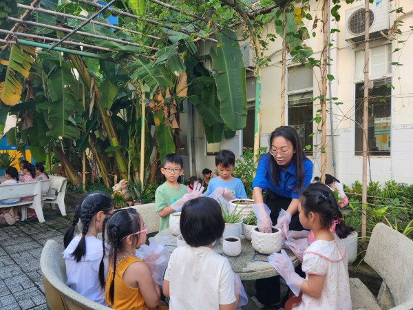 Nghỉ hè ở TP.HCM: Học miễn phí nhảy hiện đại, kỹ năng sống trong trường Nghỉ hè ở TP.HCM: Học miễn phí nhảy hiện đại, kỹ năng sống trong trường