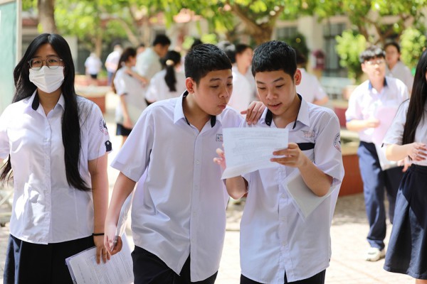 Nghịch lý điểm chuẩn lớp 10