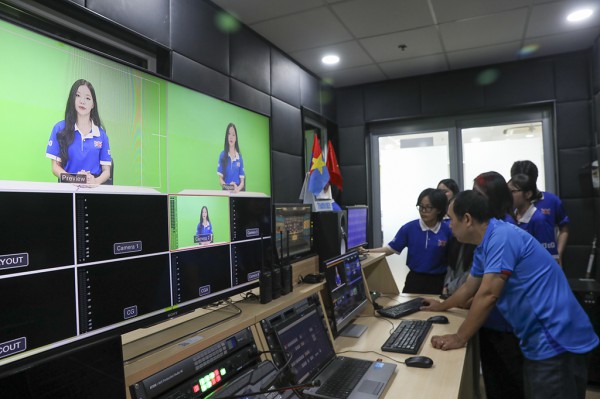 Nhà báo học thêm nghề sáng tạo nội dung số Nhà báo học thêm nghề sáng tạo nội dung số