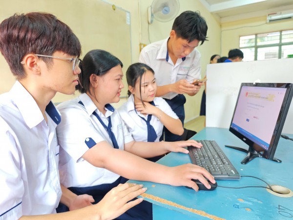 Nhiều ngành 'nóng' có điểm sàn xét tuyển là 15 Nhiều ngành 'nóng' có điểm sàn xét tuyển là 15