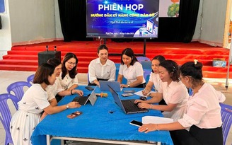 Số hóa bài giảng để học viên vừa lên rẫy vừa ôn bài