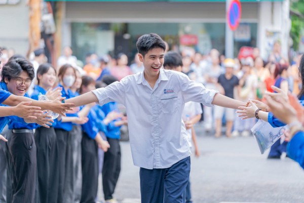 Thí sinh cần làm gì sau khi biết điểm thi, điểm chuẩn vào lớp 10?