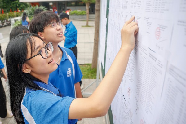Tối nay Hà Nội công bố điểm thi, điểm chuẩn vào lớp 10