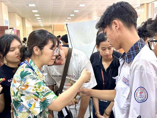 Trường ĐH Y dược TP.HCM xét tuyển điểm SAT và chứng chỉ tiếng Anh như thế nào? Trường ĐH Y dược TP.HCM xét tuyển điểm SAT và chứng chỉ tiếng Anh như thế nào?