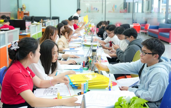 Trường lấy điểm sàn xét tuyển từ 16, điểm chuẩn sẽ là bao nhiêu? Trường lấy điểm sàn xét tuyển từ 16, điểm chuẩn sẽ là bao nhiêu?