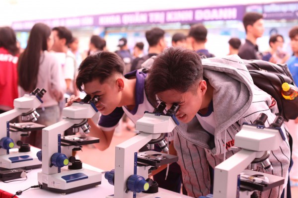 Tư vấn mùa thi 2026: Chọn ngành học phù hợp với xu hướng Tư vấn mùa thi 2026: Chọn ngành học phù hợp với xu hướng