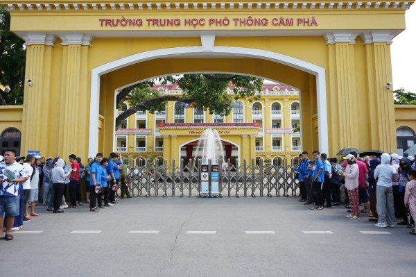 Vụ 'hỗ trợ thí sinh' trong kỳ thi tốt nghiệp THPT 2026: Mẹ thí sinh nhờ vả