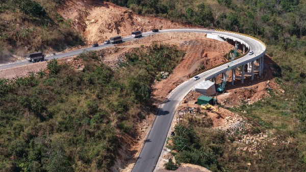Cận cảnh quốc lộ 28B - cung đường mới đi Đà Lạt đang về đích Cận cảnh quốc lộ 28B - cung đường mới đi Đà Lạt đang về đích