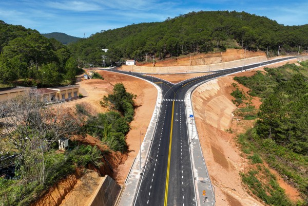 Thông tuyến đường vành đai Đà Lạt sau 2 lần gia hạn Thông tuyến đường vành đai Đà Lạt sau 2 lần gia hạn