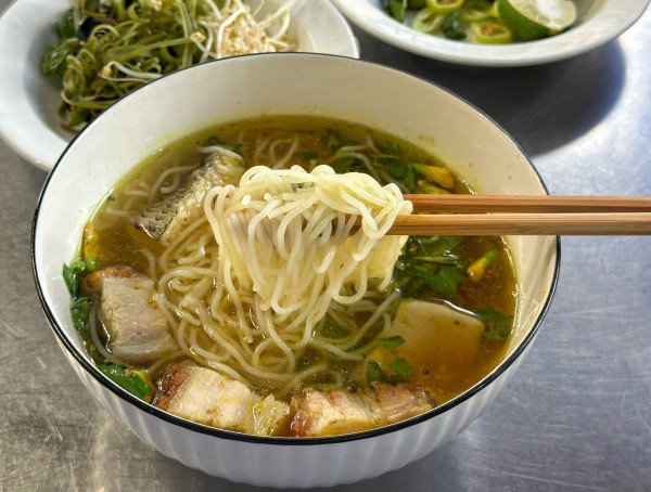 Ăn bún cá Châu Đốc nổi tiếng ở trung tâm TP.HCM, tìm giai thoại 'ngày xửa ngày xưa' Ăn bún cá Châu Đốc nổi tiếng ở trung tâm TP.HCM, tìm giai thoại 'ngày xửa ngày xưa'