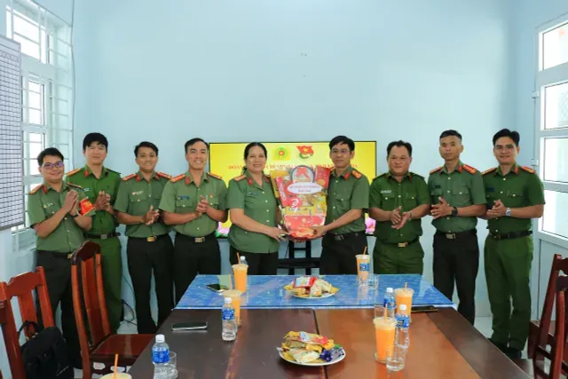 “Ngôi nhà 19/8” - công trình nghĩa tình của tuổi trẻ Công an Khánh Hòa “Ngôi nhà 19/8” - công trình nghĩa tình của tuổi trẻ Công an Khánh Hòa