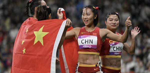 Nhan sắc của ”nữ hoàng chạy nước rút” Trung Quốc gây sốt tại Asiad 19