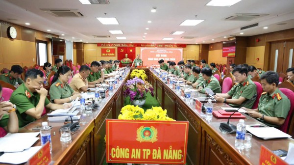 Thiếu tướng Nguyễn Hữu Hợp: Mạnh tay truy quét hàng giả, ma túy trong mùa lễ hội Thiếu tướng Nguyễn Hữu Hợp: Mạnh tay truy quét hàng giả, ma túy trong mùa lễ hội