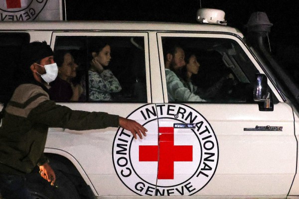 Chiến sự Trung Đông: Hamas phóng thích thêm 11 con tin