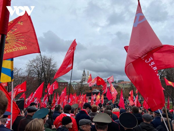 Kỷ niệm 106 năm Cách mạng tháng Mười Nga tại thủ đô Moscow