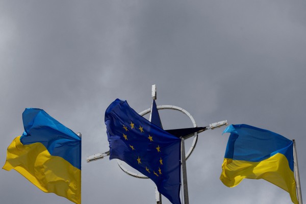 Quan chức NATO xin lỗi sau khi đề xuất Ukraine nhượng lãnh thổ để vào liên minh