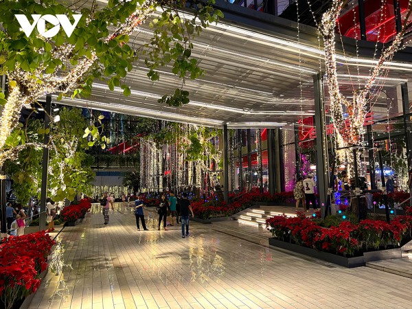 Thủ đô Bangkok (Thái Lan) rực rỡ sắc màu mùa lễ hội chào mừng năm 2024