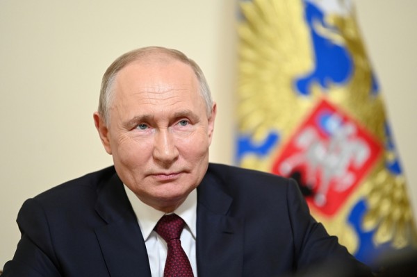 Tổng thống Putin: Chính sách đối ngoại của Mỹ đang “đổ thêm dầu vào lửa”