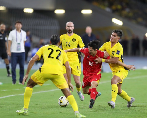 Đội tuyển Malaysia rớt sâu trên bảng xếp hạng FIFA trước trận tái đấu: Thua Việt Nam bao nhiêu bậc?