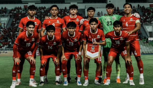 Chủ nhà U.19 Indonesia thua cay đắng U.19 Úc: Mất vé đá chung kết Đông Nam Á Chủ nhà U.19 Indonesia thua cay đắng U.19 Úc: Mất vé đá chung kết Đông Nam Á
