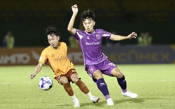 CLB Becamex TP.HCM chia tay V-League, lời xin lỗi cay đắng